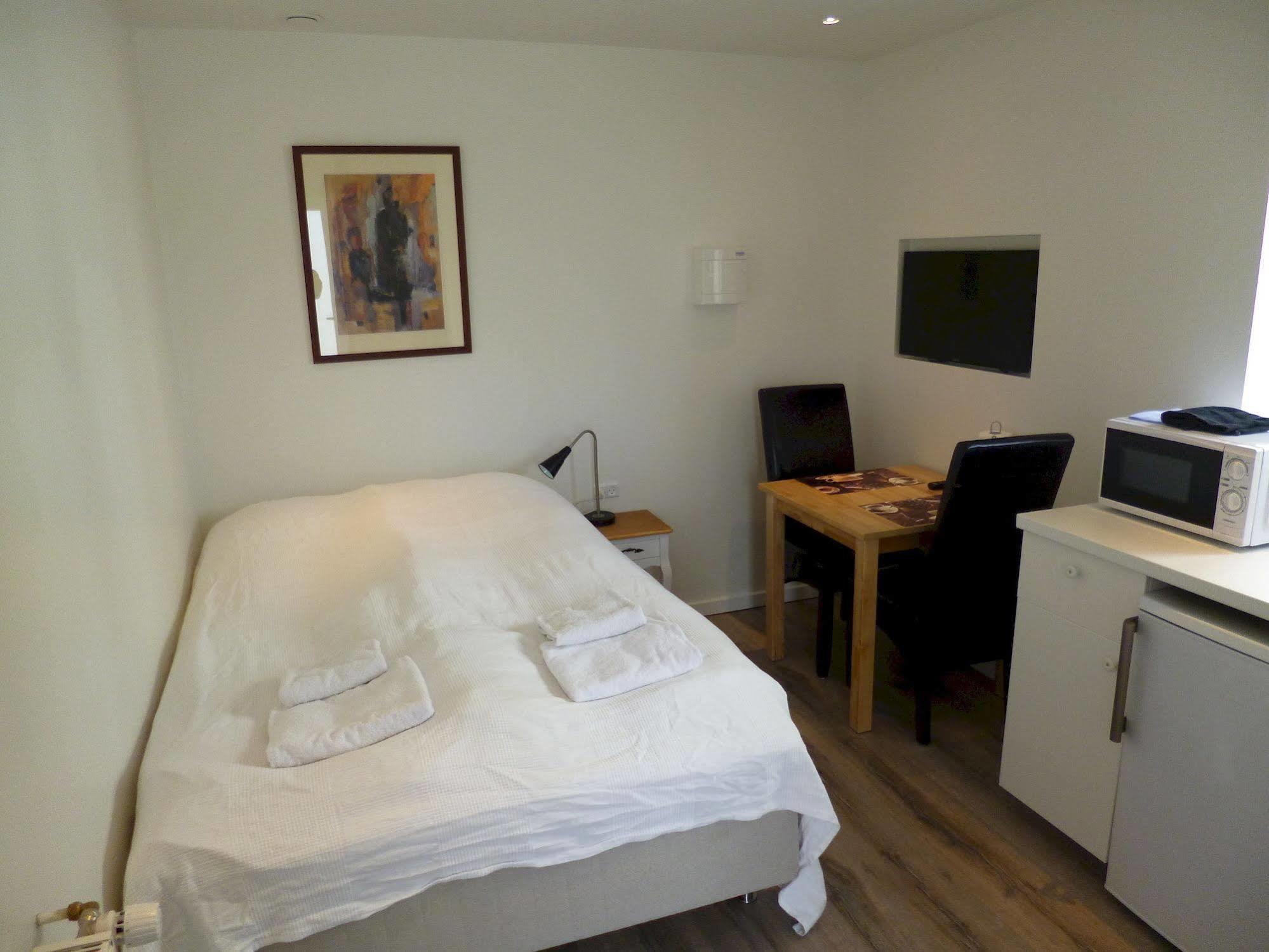 Engholmbb Bed & Breakfast โอเดนเซ ภายนอก รูปภาพ